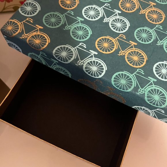 LOT OF 3 RECTANGLE EMPTY BOXES (Multicolor Big Island Candies Empty Boxes)-Used - Picture 5 of 6